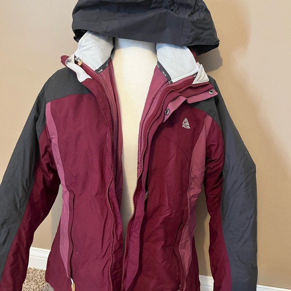 NIKE ACG Maroon Thermal Layer Jacket size youth medium - Picture 11 of 12
